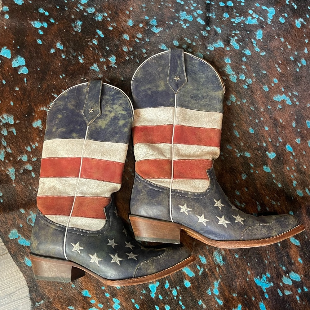 Women’s Roper American Flag Boots! I have only worn a couple of times. - Picture 4 of 5